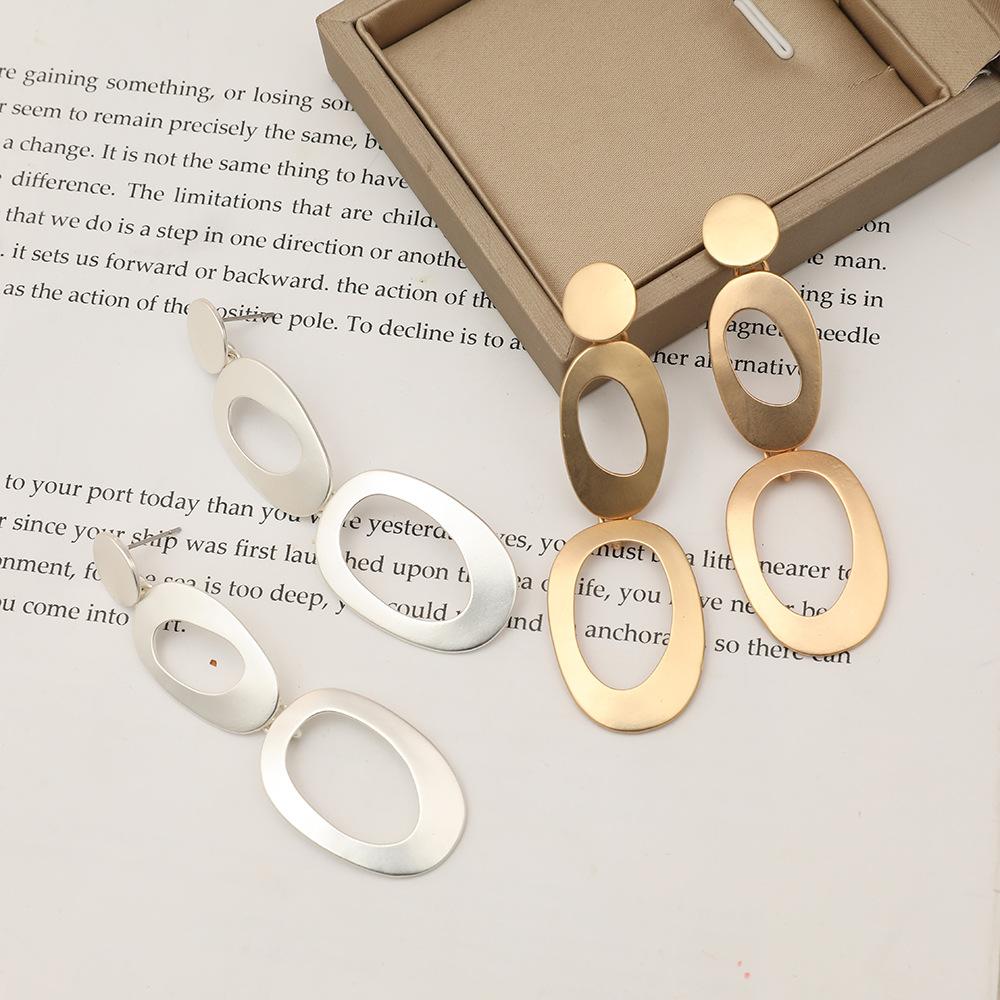 Temperament advanced sense new retro simple women's earrings European and American exaggerated simple earrings