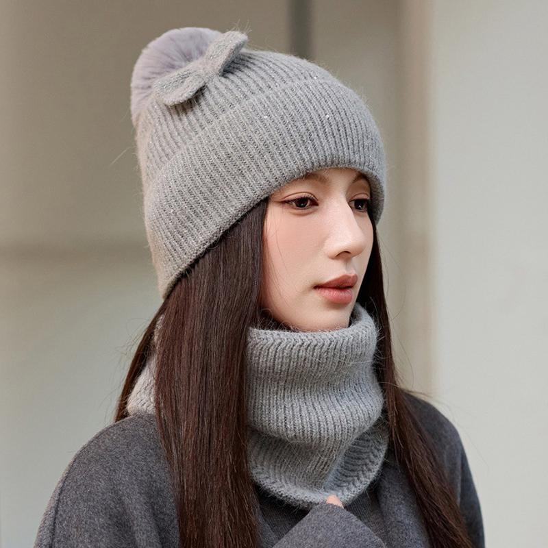 Вязаная шапка из кроличьей шерсти — фото 4