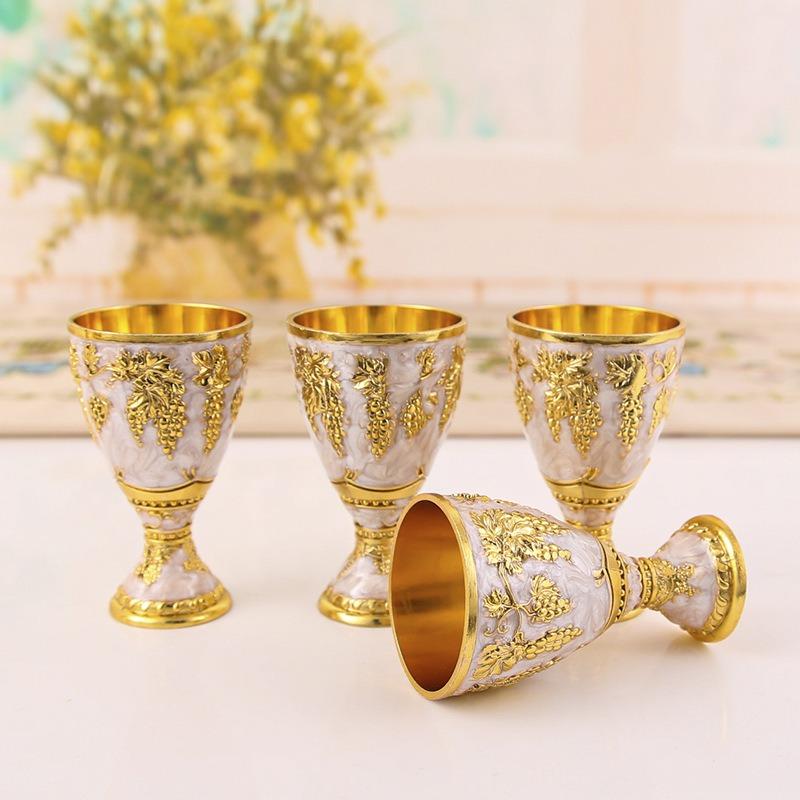 1 Sada Evropský Retro Palácový Vinný Set Domácí Svatba Sváteční Potřeby Kovový Dárek Kapesní Ploskačka Set Ozdoby Vánoční Dárek