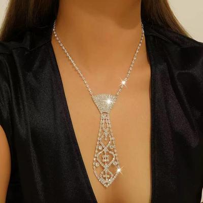 Collier nœud papillon chaîne griffe strass mode transfrontalière pour femmes