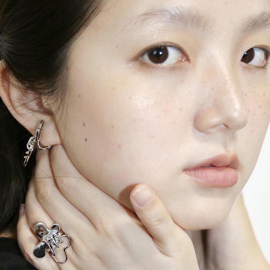 Koreanische Version Mode Temperament Damen Neu Süß und Cool Originaldesign Goldene Staubbeutel Glatte Naht Offener Ring