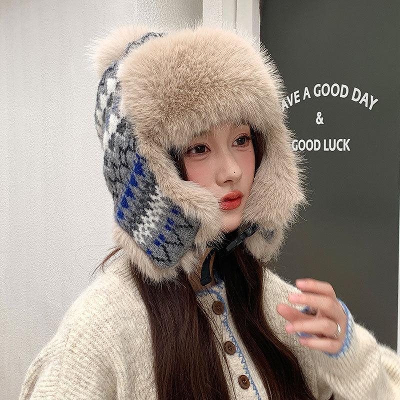 Chapeau d'hiver épais en polaire pour femmes, protection contre le froid et chaleur, protection des oreilles, chapeau en laine avec pompon, style ethnique, couleur, chapeau tricoté
