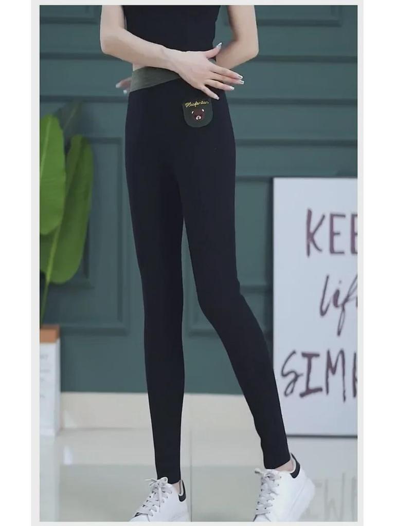Women's Plus Velvet Lambskin Bear Leggings: Slim Fit, Hip-Lifting, Warm Cotton Pants for Autumn & Winter Outerwear in Large Sizes.