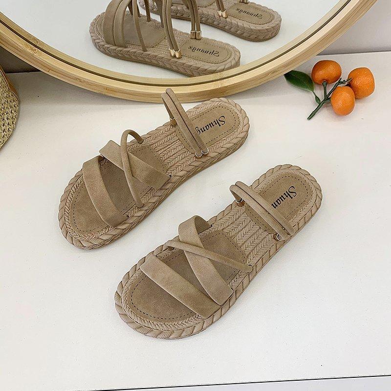 Sandals women wear 2025 new summer Internet celebrity ins versatile go out flat Roman cool slippers beach shoes