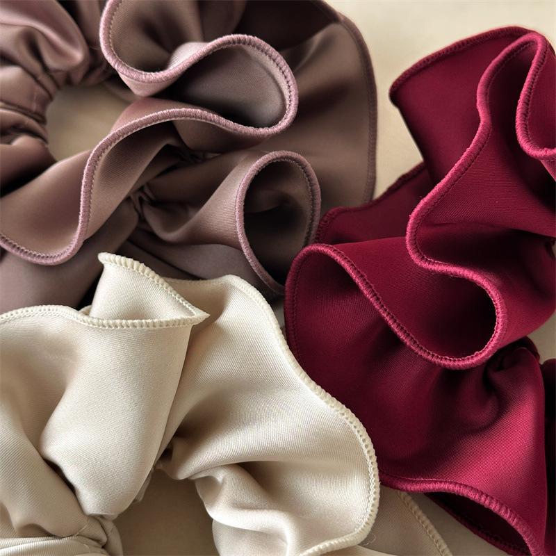 Elegant Pearl Decorated Scrunchies Fashion Hair Tie for Women Aesthetic Bridal Shower Gift