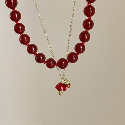 Collana Fungo con Perline Rosse Retro Lusso Leggero Design di Nicchia Femminile Senso della Personalità Elegante Versatile Catena per il Collo Catena per Maglione