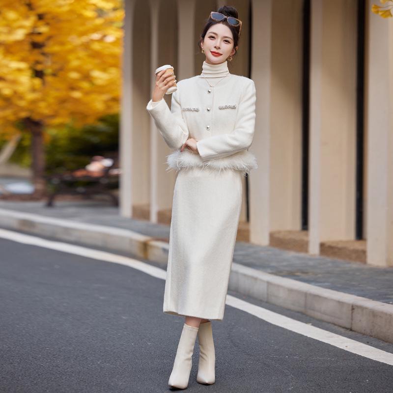 Женский комплект из пуховой юбки в стиле французский шик Зима 2026 – Легкий роскошный комплект из двух предметов Double Extra Large грязно-белый