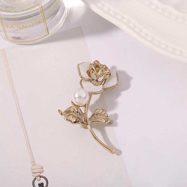 Classic Small Suit Pin Butterfly Ginkgo Rose Peony Flower Creative Temperament Brooch