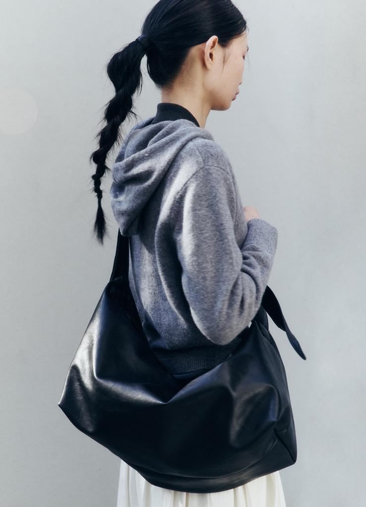 Yahnsisi Large Notebook Boat Bag - Black