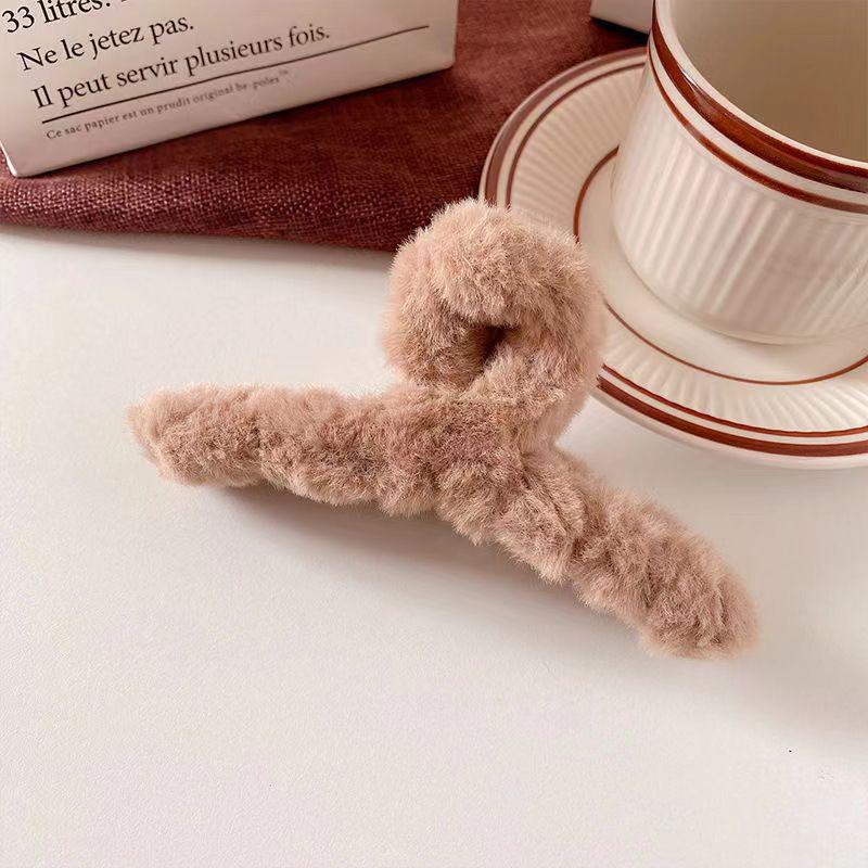 Plysch Hårklo: Söt, Fluffig & Stor för Höst och Vinter