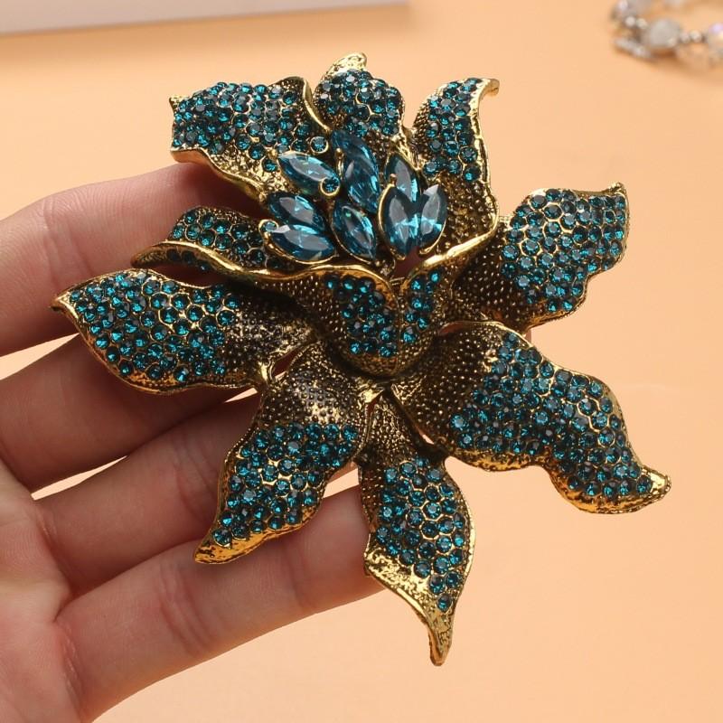 Vintage Orchid Water Diamond Brooch With Electroplated Alloy For Women And Men Fashion Accessory