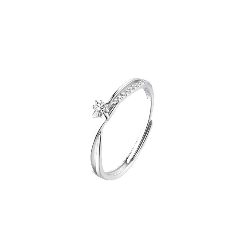 Diamond-Encrusted Four-Pointed Star Ring: New Double-Layered Cross Design for Index Finger.