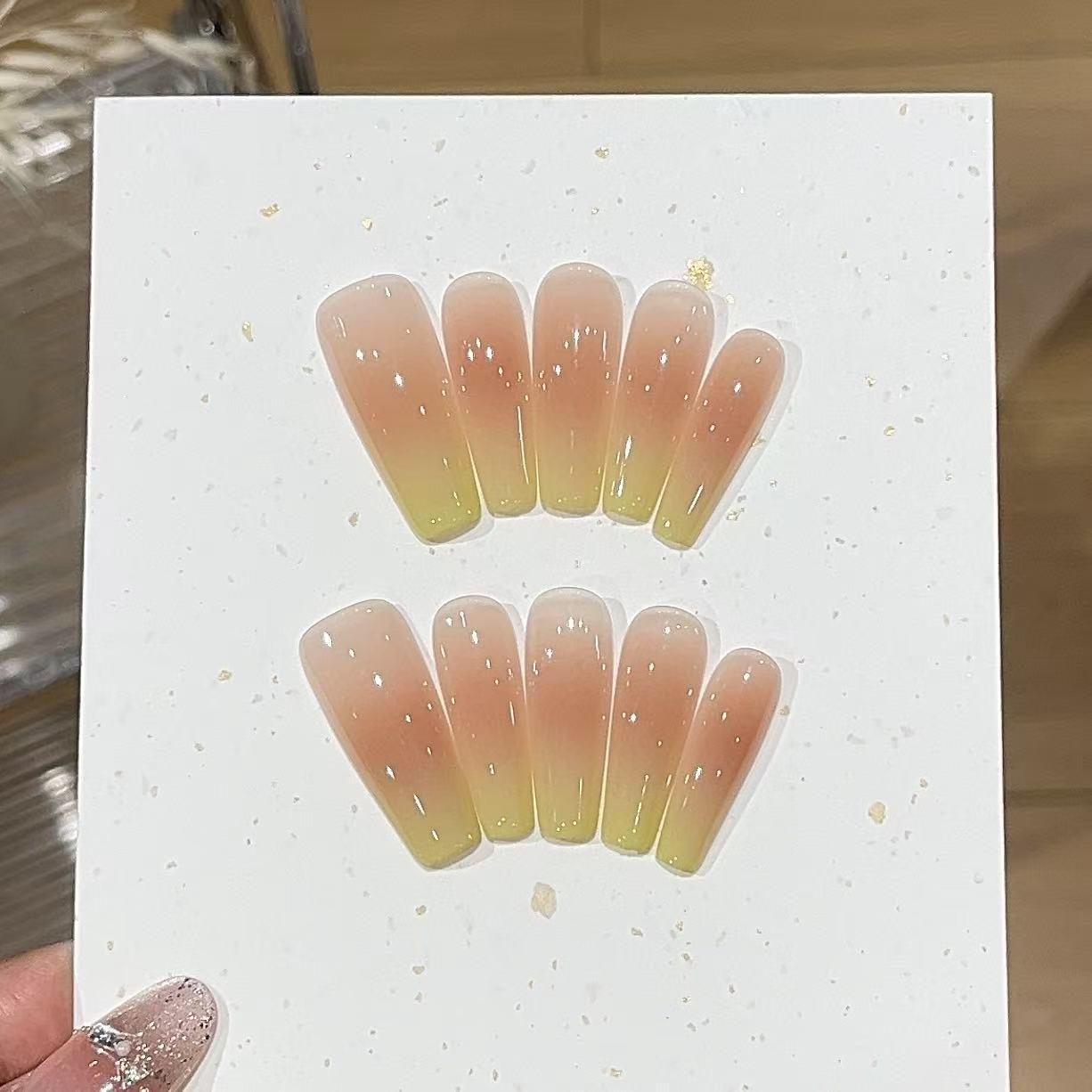 

Mango Pomelo Sago: Peach Summer Gradient Press-On Nails