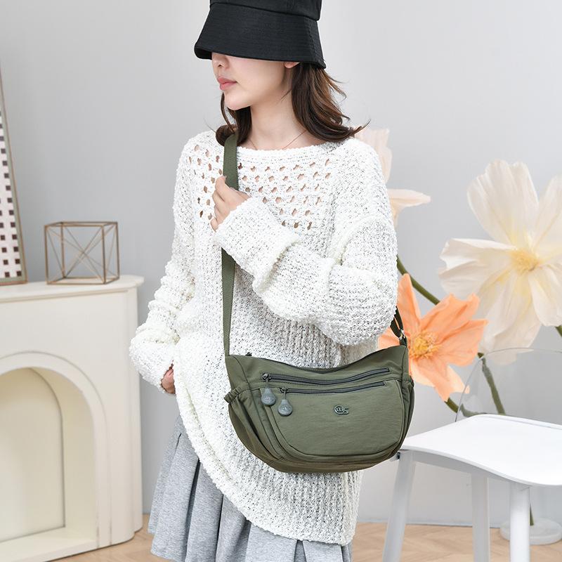 Casual und leichte Stofftasche mit großem Fassungsvermögen, neue Nischen-Umhängetasche für Damen, vielseitig, einfache Knödeltasche