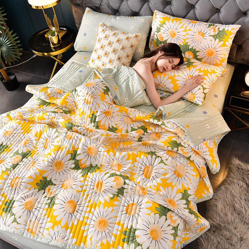 Simple Modern Air Condition Thin Blanket Summer Quilt Cotton Fluffy Plaid Blanket on The Bed Comfortable Comforter