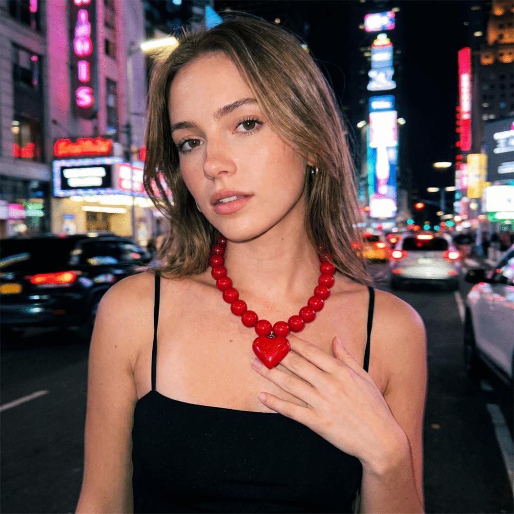 Acrylic Beaded Necklace Solid Cream Color Clavicle Chain Heart Pendant Choker Vacation Outfit