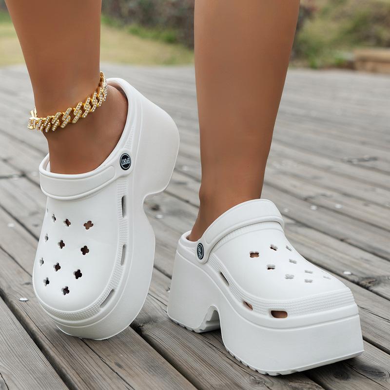 Thick-soled hole shoes women's summer outer wear increases 2024 new thick-soled beach non-slip muffin bag head cool slippers