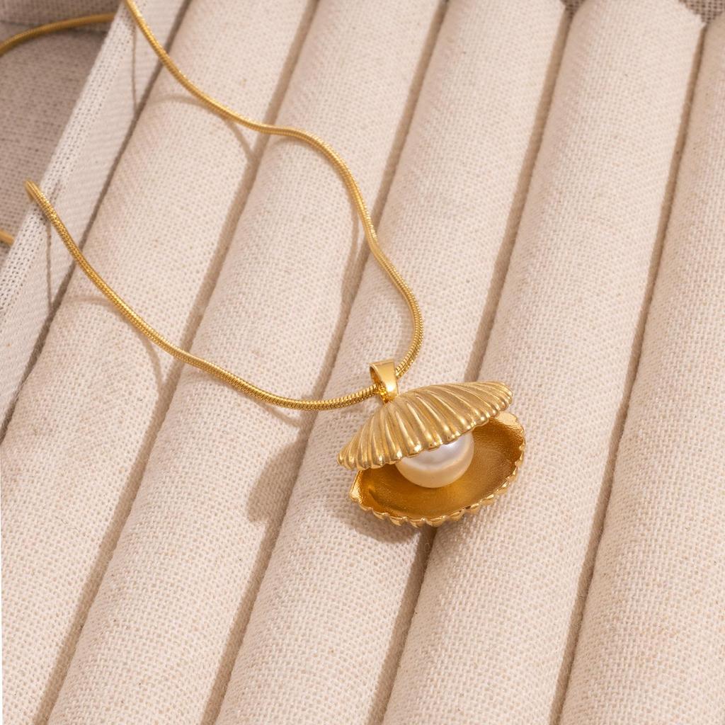 Fashion Jewelry Natural Freshwater Pearl Shell Earrings Necklace for Women 18K Gold Plated Pendant Necklaces Set