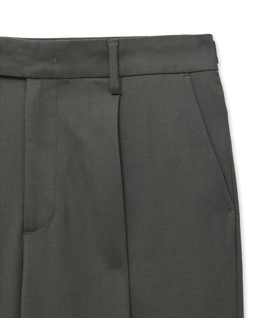 NOIRER Wool One-Tuck Relaxed Slacks (Khaki)