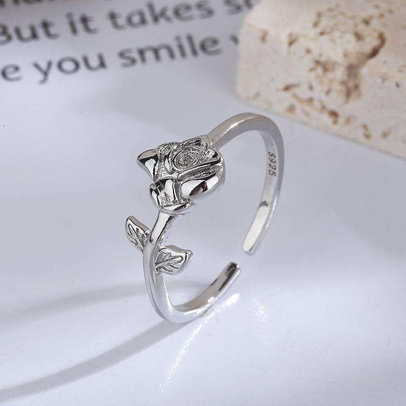 Retro květinový prsten s otevřeným ukazováčkem pro ženy, malý, čerstvý, literární, osobnostní design, růžový prsten