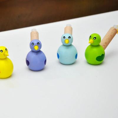 1ks Dětská dřevěná hračka Mini Whistle Ptáček Vývojová hračka Hudební hračky Barevné krásné nástroje Hračky Hudební dárek
