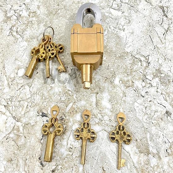 

Ручная работа, 3 ключа, головоломка, открытый замок, твердая латунь, рабочий набор замков безопасности