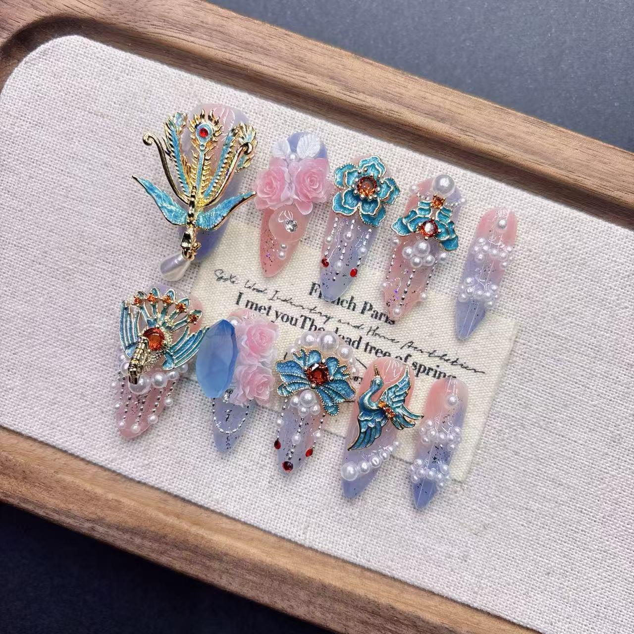 Xiuhe National Style Handmade Medium-Length Pointed Fake Nails