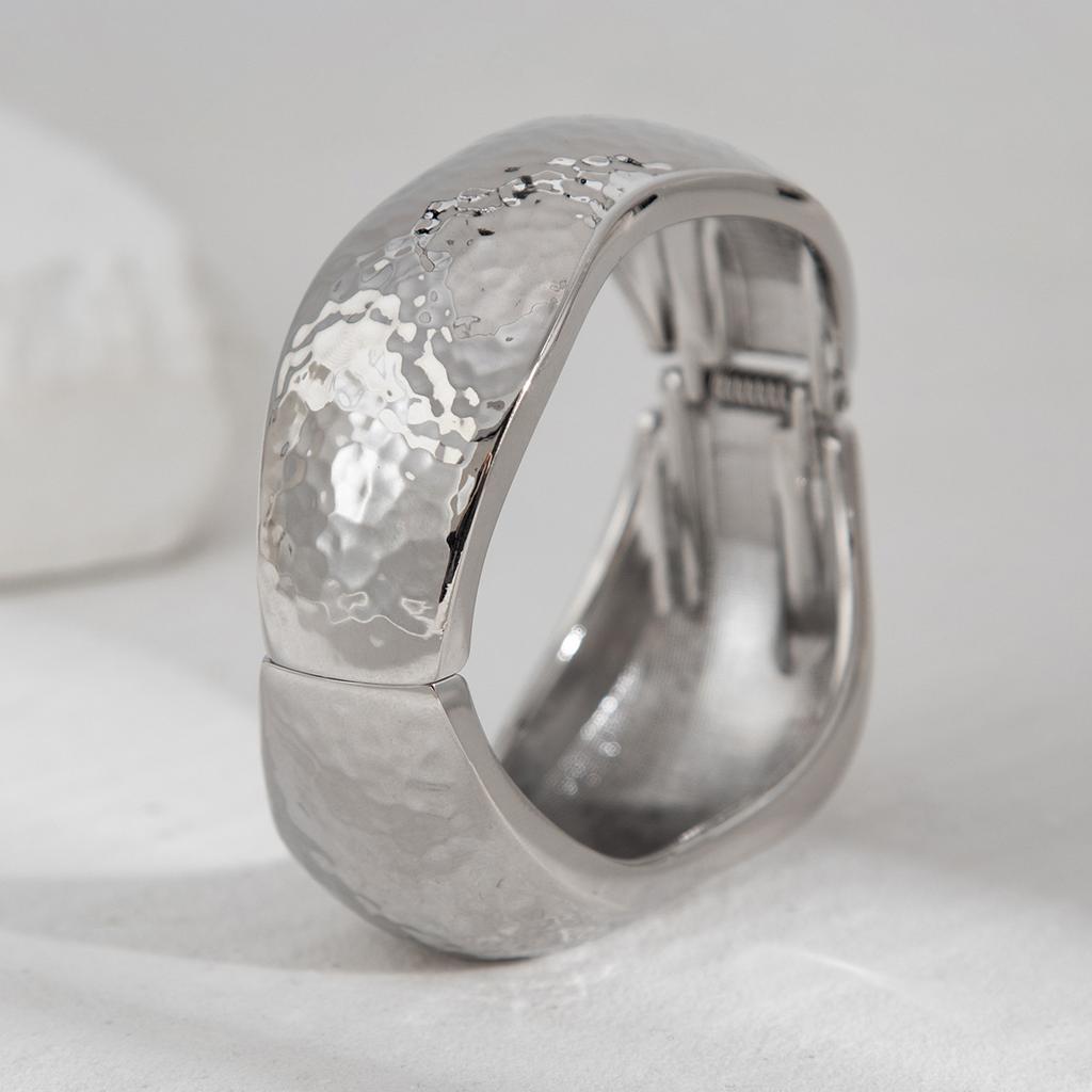 Design Sense Liquid Metal Smooth Spring Bracelet Geometric Ins Wind Texture Wide Bracelet Bracelet