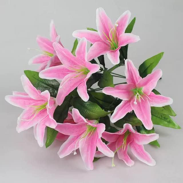 Artificial Lily Stem for Living Room Decoration - Plastic Flower Ornament with Vase