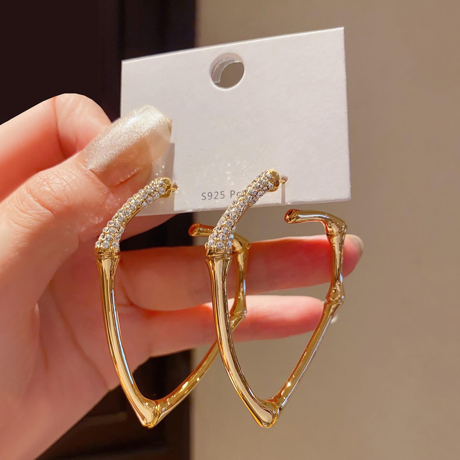 Diamond bamboo curved stud earrings light luxury niche design earrings earrings European and American exaggerated earrings women