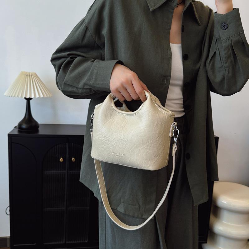 Spring New Portable Bucket Bag Bag Women's Fashion Casual Personality Shoulder Bag Versatile Trendy Messenger Bag