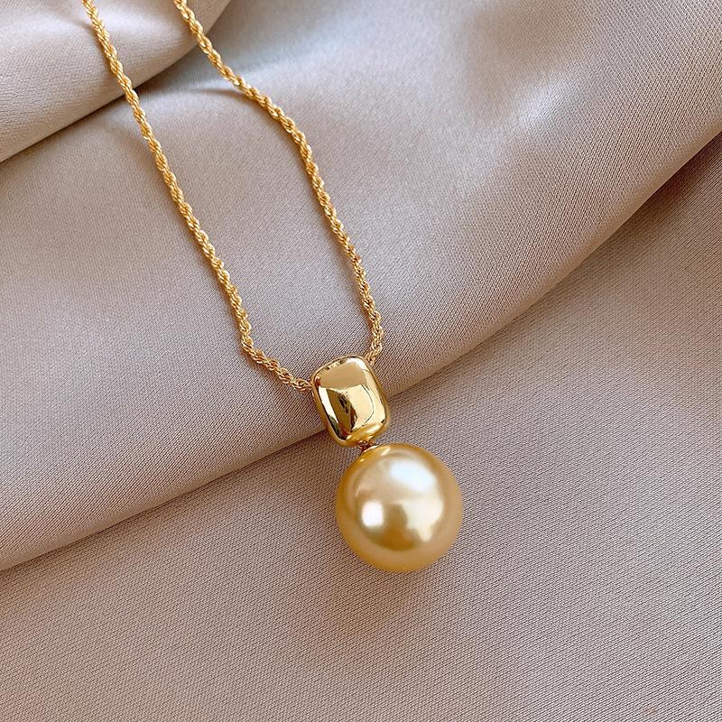 18K Real Gold Electroplated Yellow Pendant Pearl Necklace Women's Collarbone Chain French Retro Necklace Women's