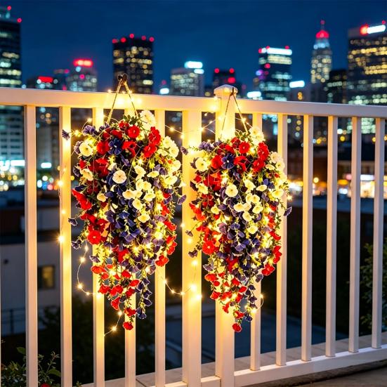 Patriotisk Hængende Kurv, Røde Hvide Blå Kunstige Blomster til Amerikas 250-års Jubilæum, UV-bestandig mod Fading til Udendørs Indendørs Dekoration