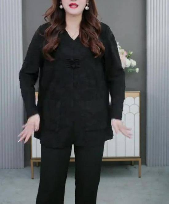 Plus Size Jacquard Frog Button T-shirt - Autumn/Winter Chinese Style for Middle-Aged Women