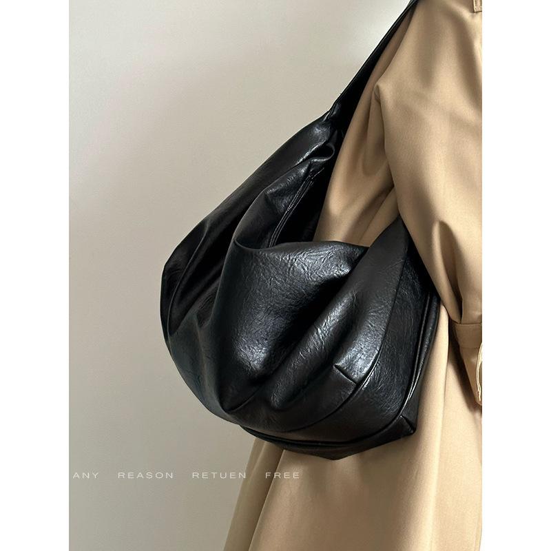 Soft Leather Large-capacity Black Dumpling Bag Women's 2025 New Retro High-end Casual One-shoulder Messenger Tote Bag