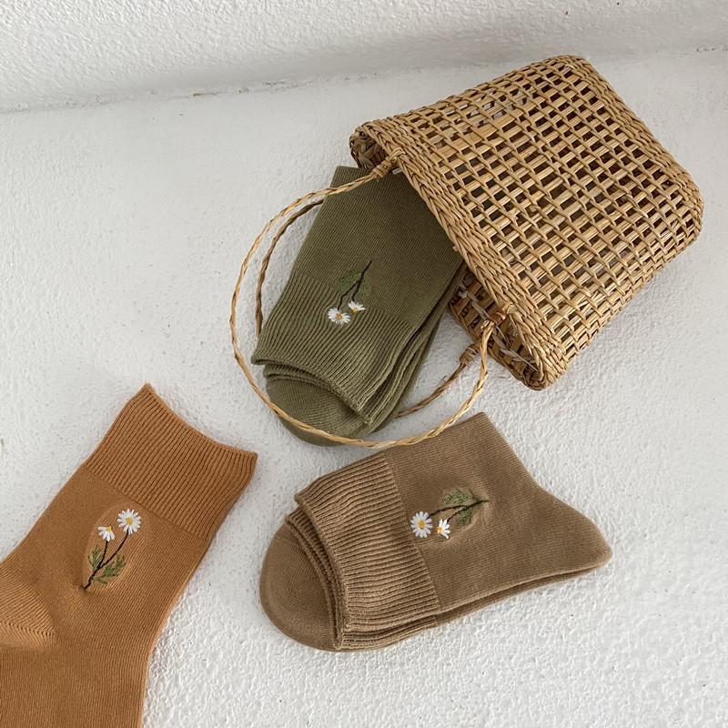 Embroidery Flower Woman Socks Japanese Fashion Cotton Long Socks for Women Harajuku Vintage Streetwear Girls Kawaii Crew Socks