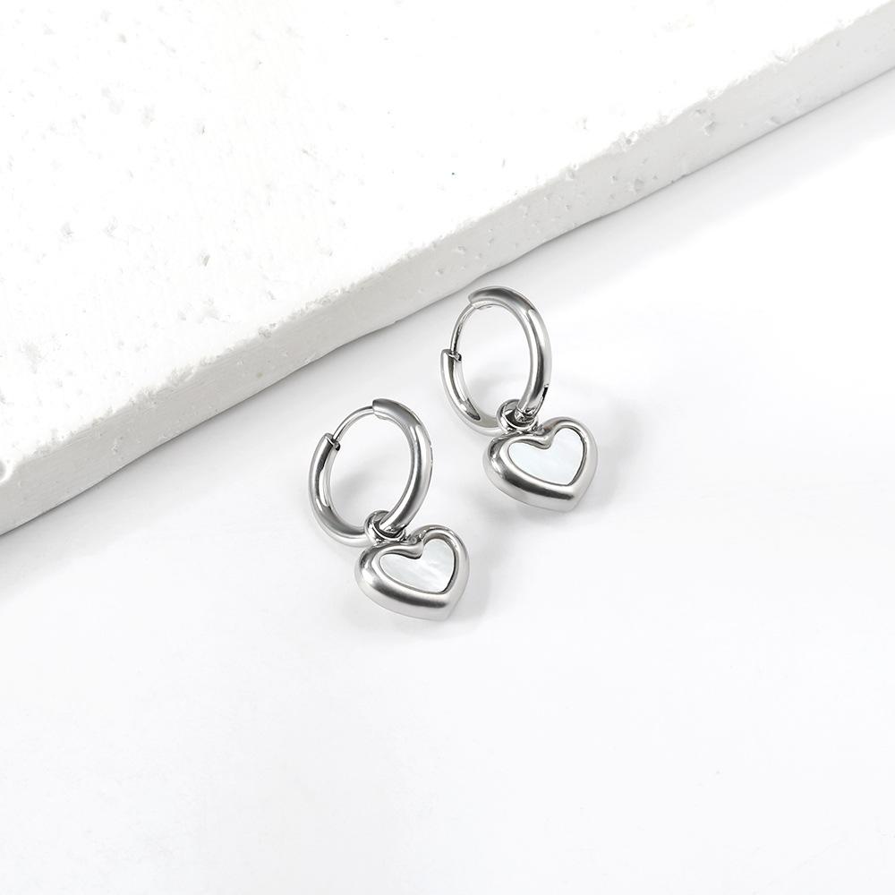Minimalist Heart-Shaped Shell Earrings Luxury Elegant Stud Earrings Fashion Women Jewelry