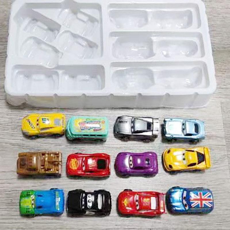 

12 Тачек 3 6 см Машинка с оттяжкой Молния Маккуин 6 см Машинка с оттяжкой Черный Шторм Крутая Сестра Рамирес