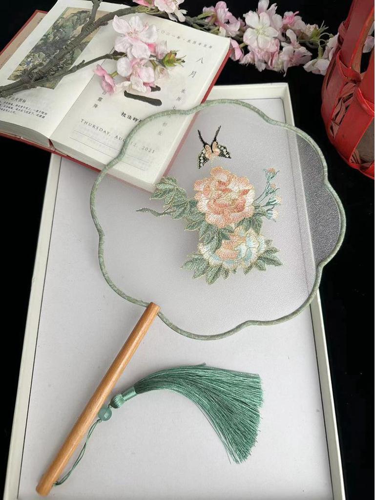 Ancient Style Chinese Embroidered Round Fan for Hanfu and Cheongsam