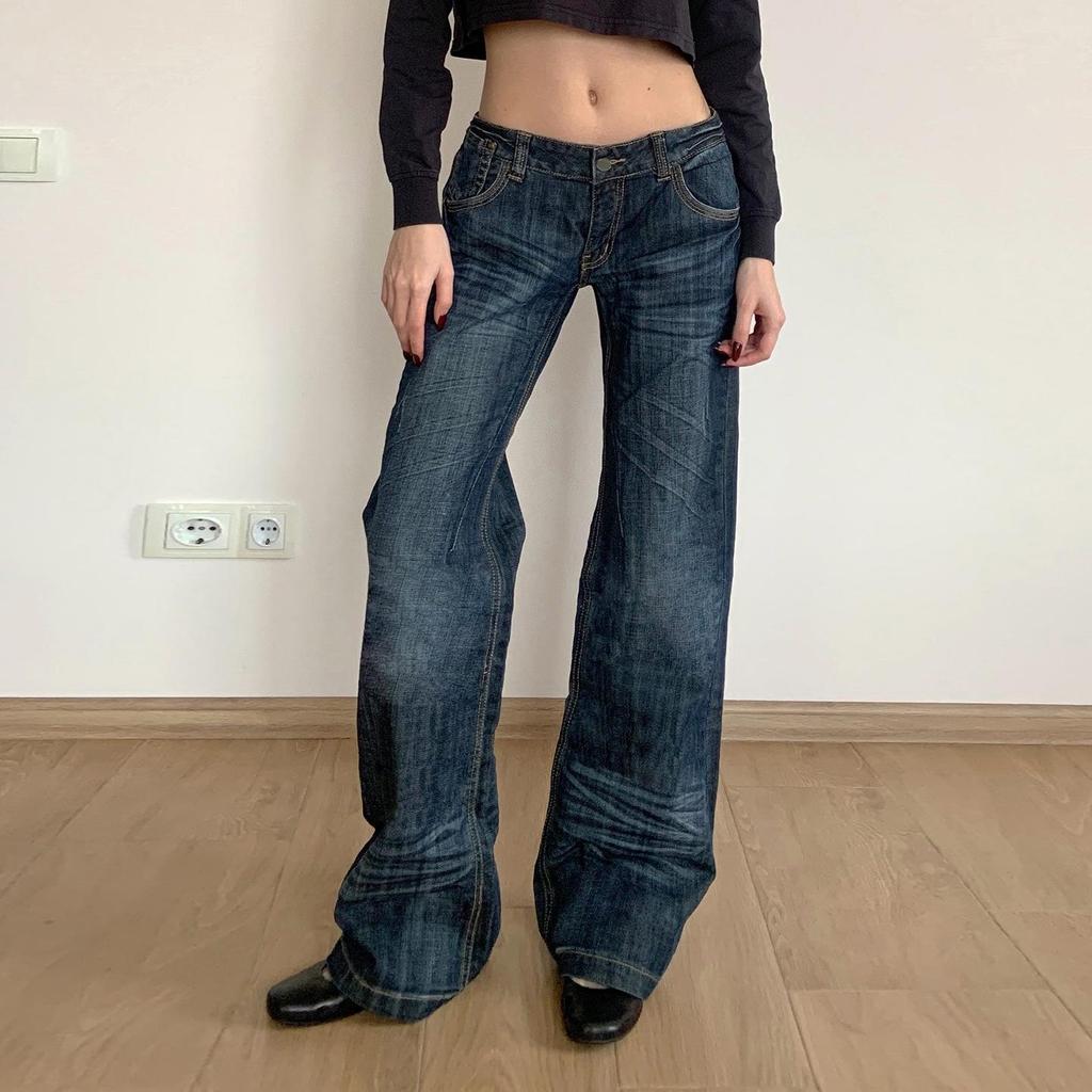 Retro Low-Waist Distressed Straight-Leg Jeans mit Katzenbart-Waschung