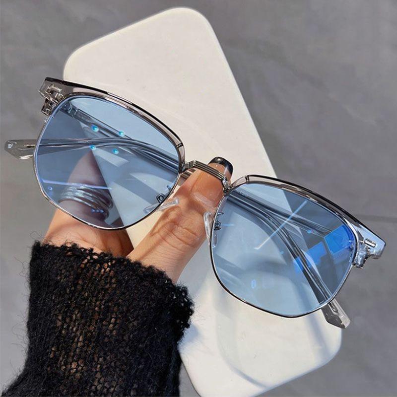 Color-Changing Retro Eyebrow Glasses Frame Men'S Business Photosensitive Gray Myopia Glasses Anti-Blue Light Versatile Flat Light