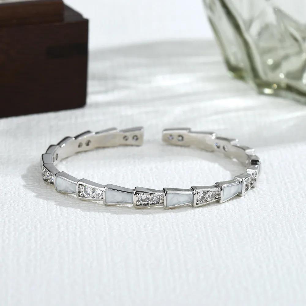

Light Luxury High-end Bracelet for Women, Ins Style Open-ended Adjustable Bracelet one size(17-20cm)