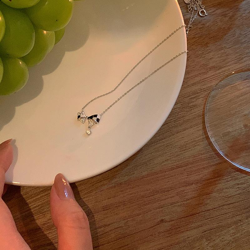 

Ring zircon necklace women s simple high-end light luxury accessories niche design versatile collarbone chain