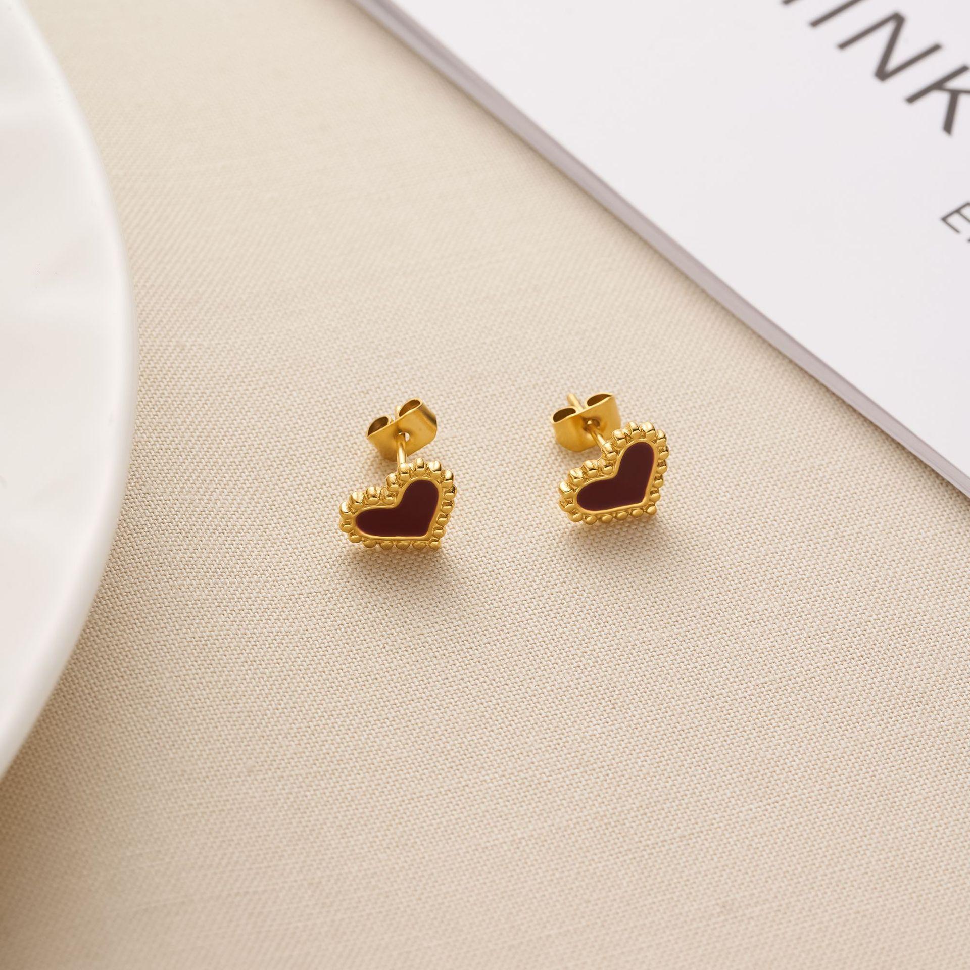 Stainless Steel Red Heart Drip Oil Stud Earrings for Women Men Classic Vintage No Fading Mini Earrings Party Jewelry Accessories