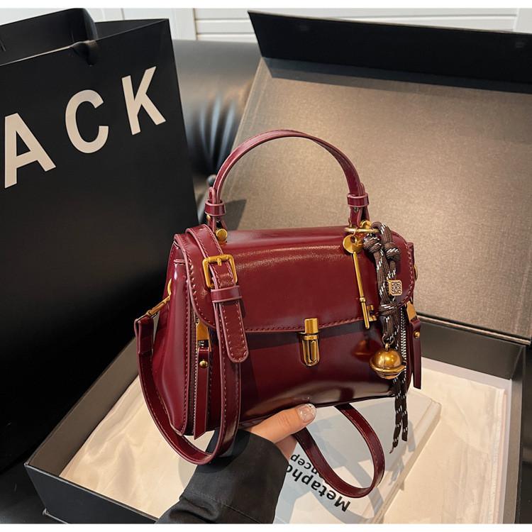 IELGY Autumn Winter Retro Ladies Messenger Bag All-Match Portable Small Square Bag