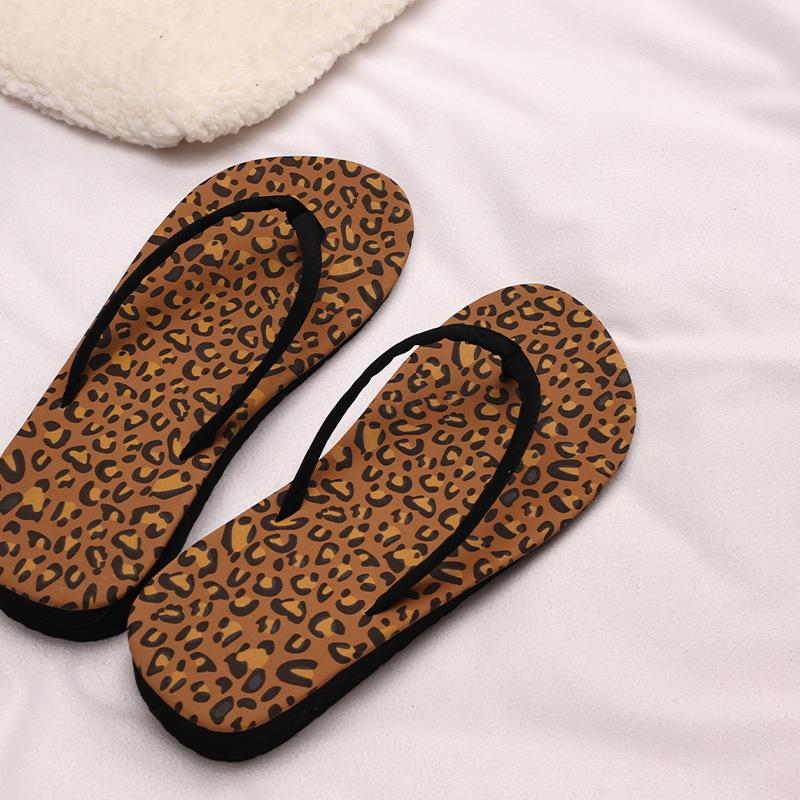 2025 Summer Foreign Trade New Leopard Print Herringbone Clip Feet Round Head Fashion Style Women's Large Size Wedge Slippers