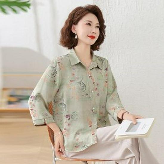 Stylish Three-Quarter Sleeve Plus Size Summer Shirt for Middle-Aged Women