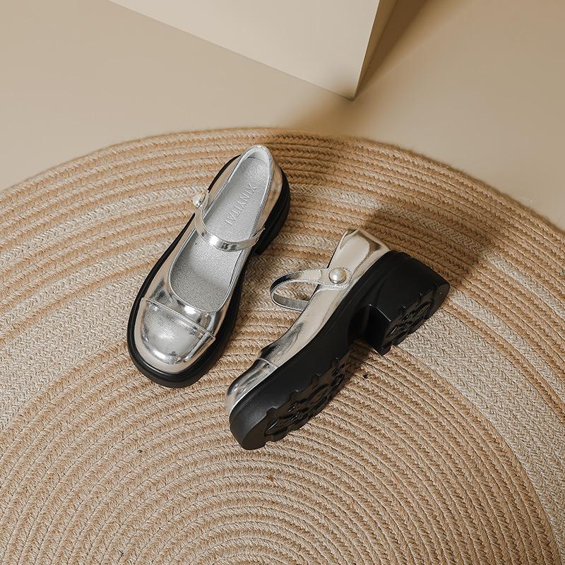 

French high-heeled Mary Jane small leather shoes women s 2025 spring and summer new platform-soled fashion versatile pearl one-word buckle single s 40 серебряный
