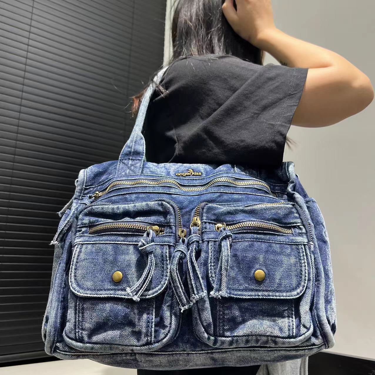 

Ladies Vintage Washed Denim Tote Bag Maillard Spice Girl Locomotive Bag синий