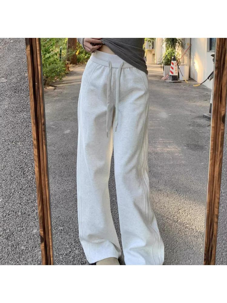 American Retro Women's Floor-Length Straight-Leg Sweatpants, 175-180 Tall, Loose Fit with Slimming Effect for Spring/Autumn.